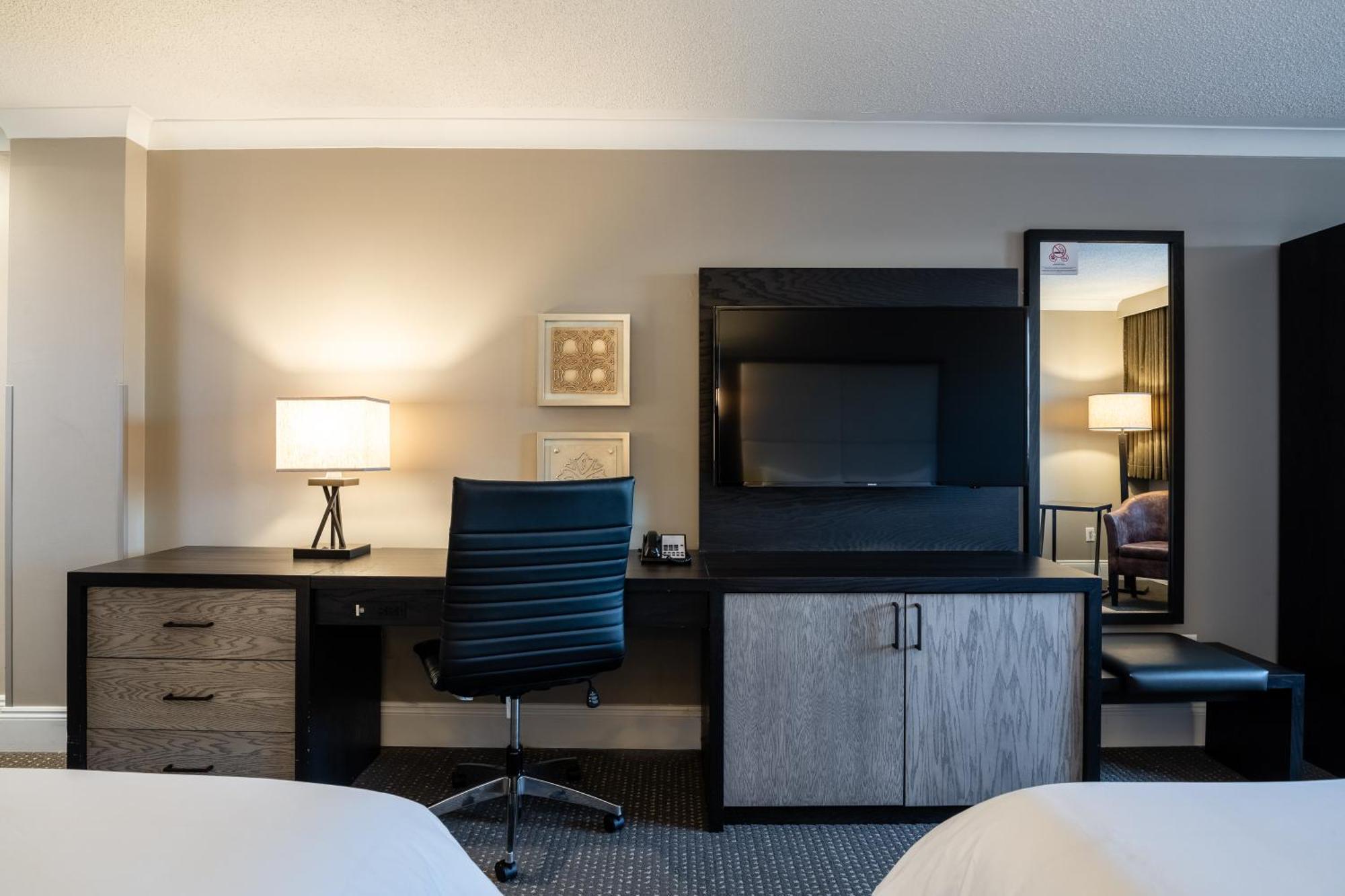 Crowne Plaza Hotel Moncton Downtown By Ihg Екстериор снимка
