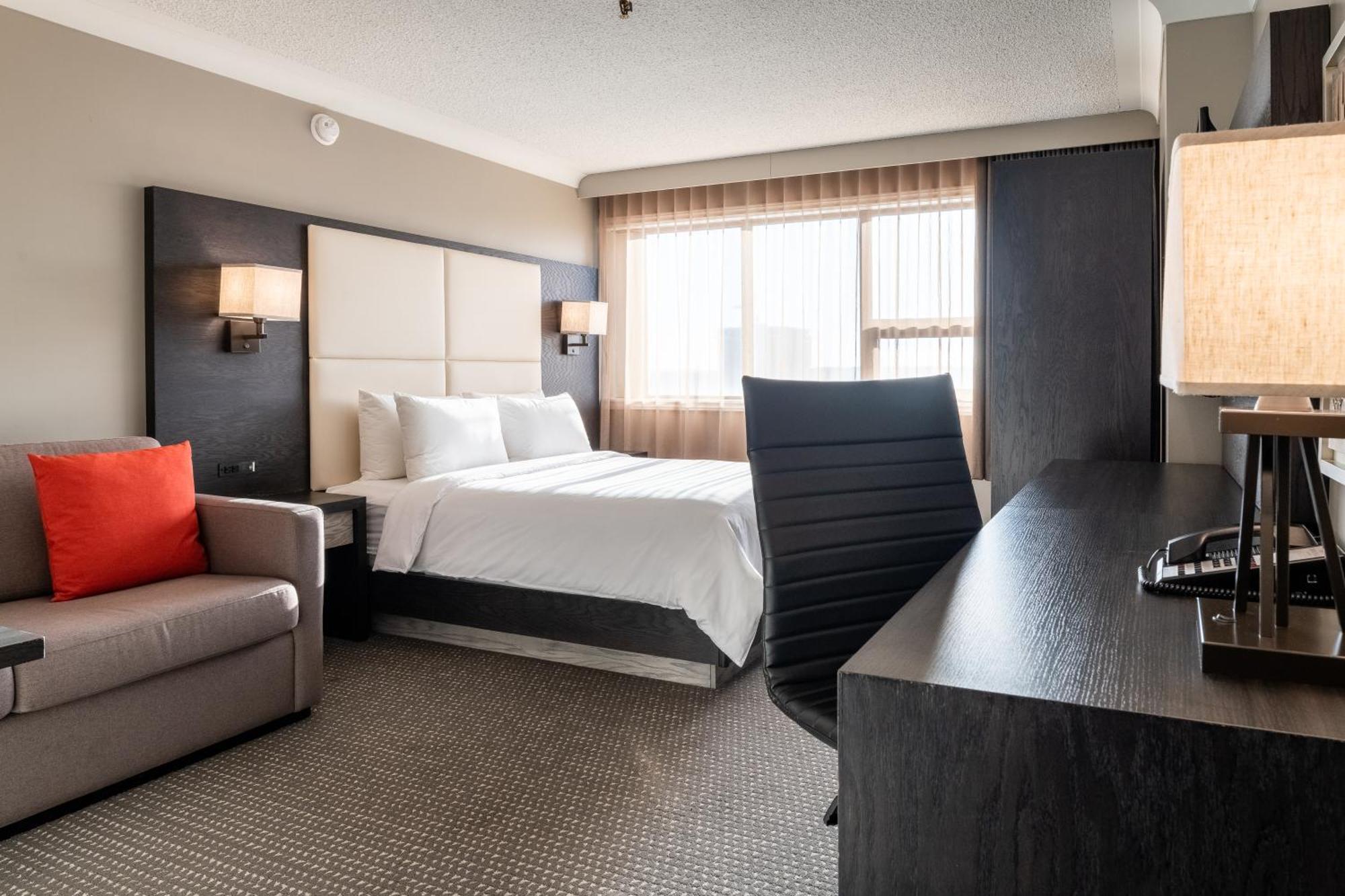 Crowne Plaza Hotel Moncton Downtown By Ihg Екстериор снимка